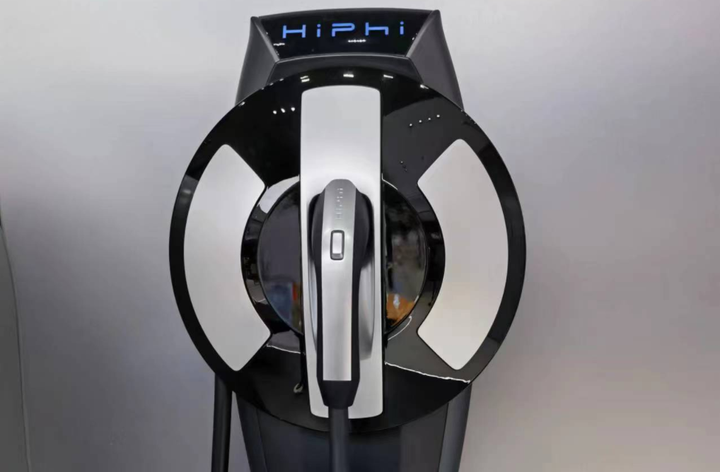 HiPhi 高合充电桩采用奥美格牌充电桩电缆
